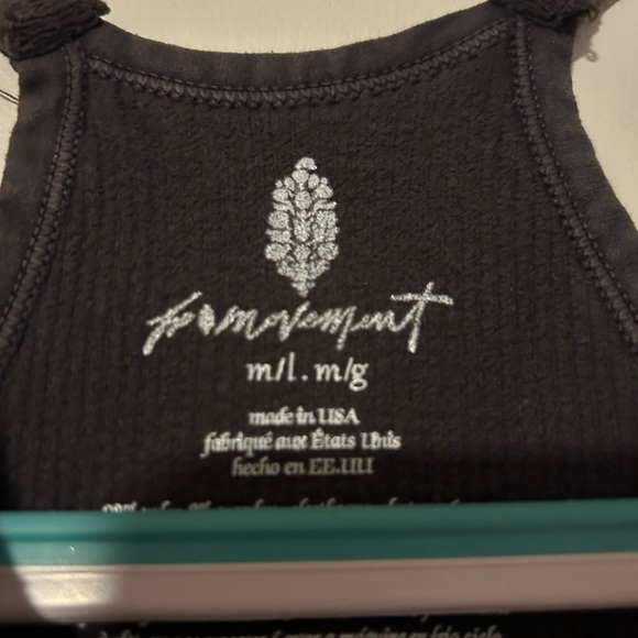 Free people happiness runs tank - Picture 3 of 5